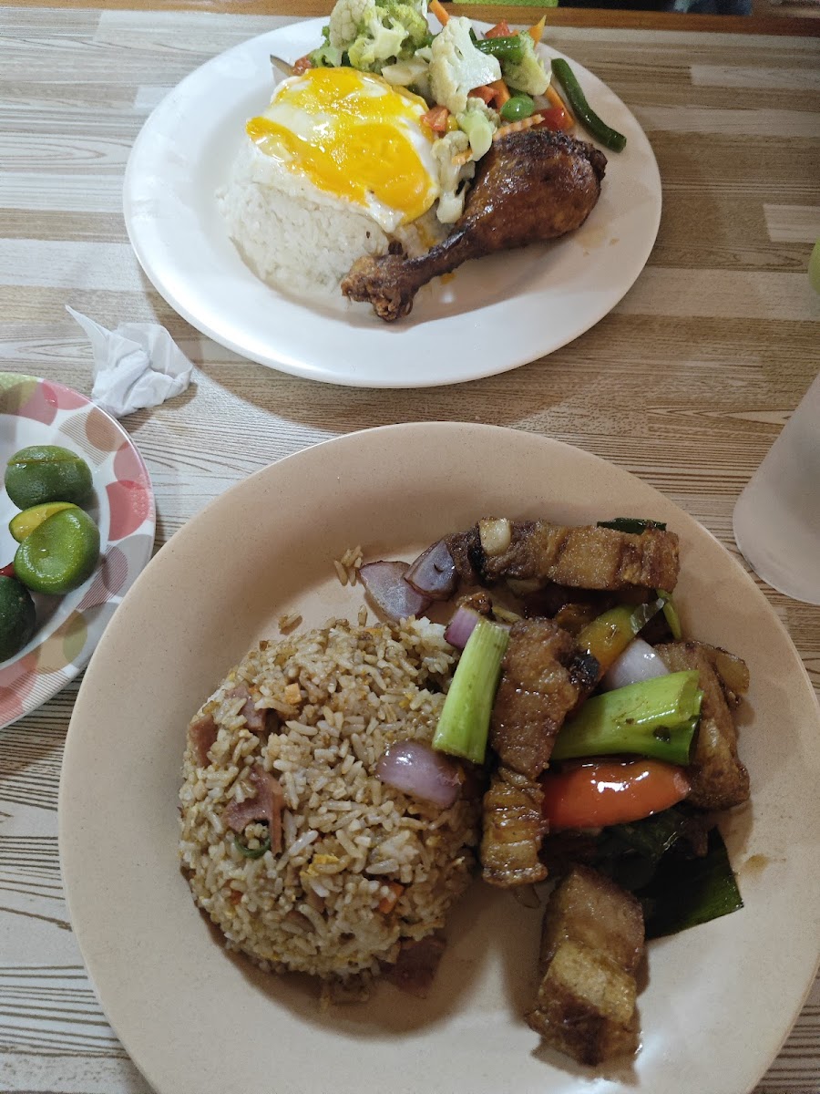Rebeka's Resto - Photo 7