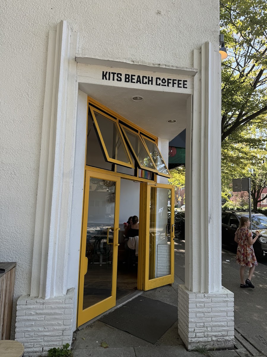 Kits Beach Coffee - Photo 9