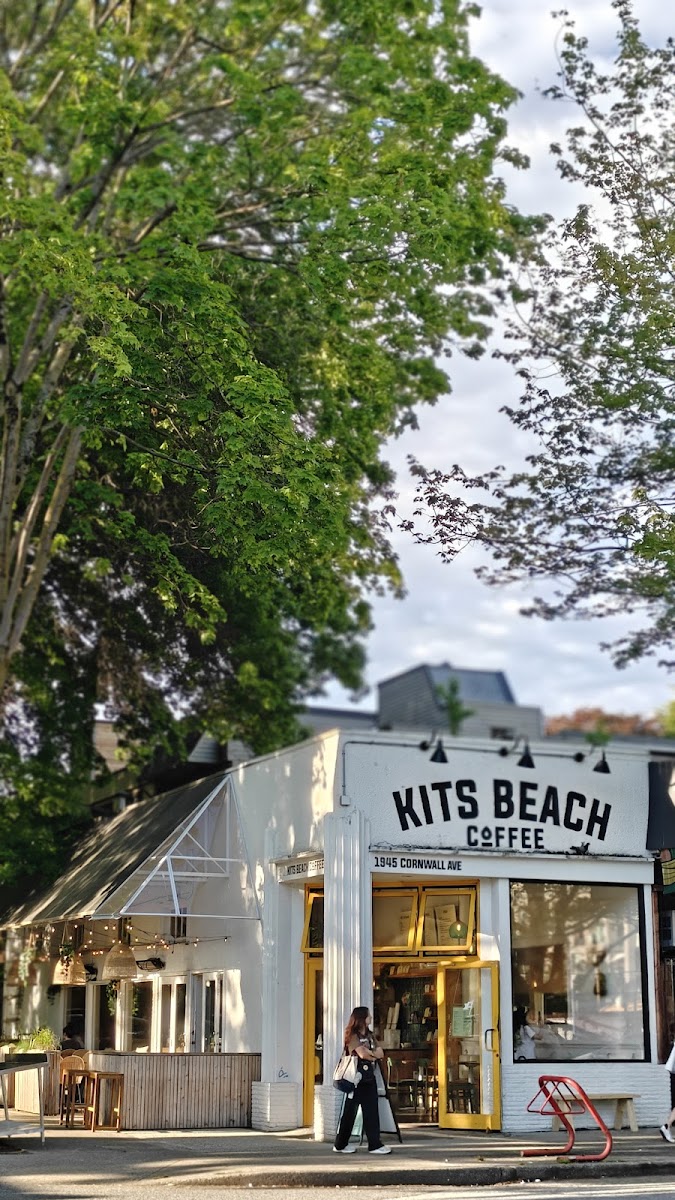 Kits Beach Coffee - Photo 4