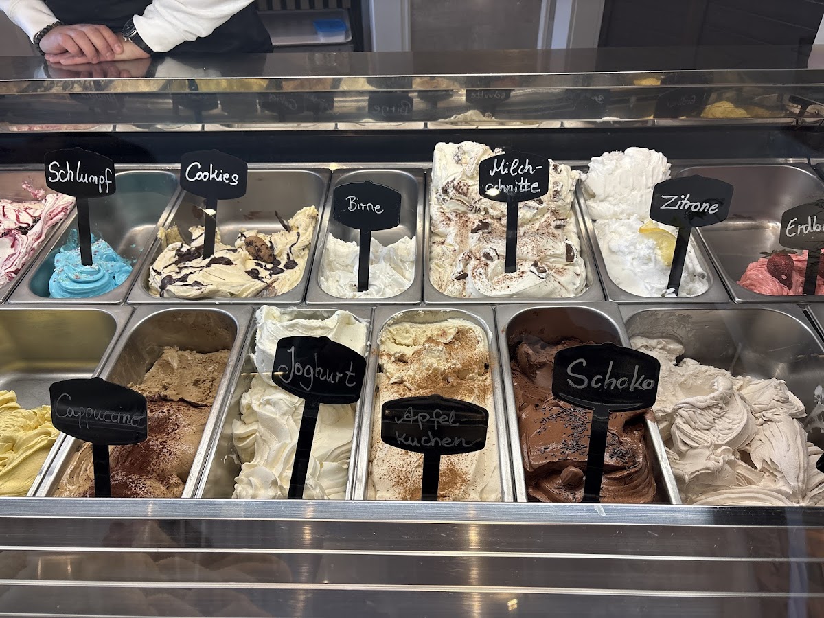 Eiscafé ' fior di Latte' Berlin Lankwitz - Photo 9