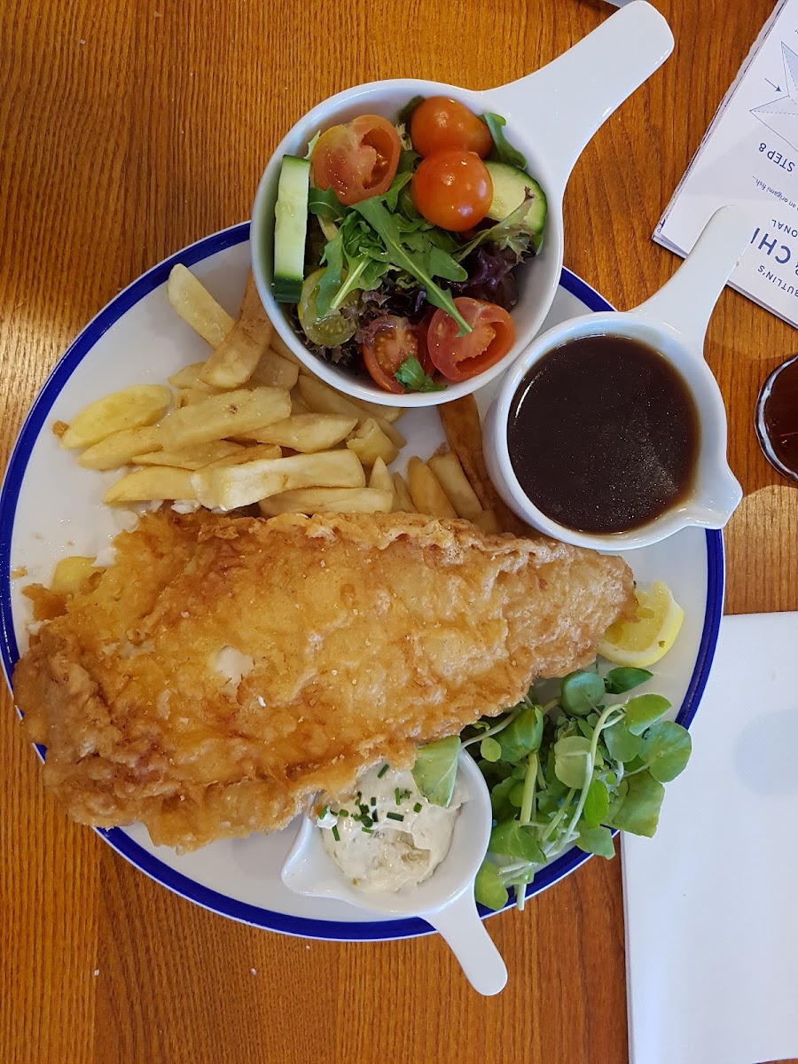 Butlin's Traditional Fish and Chips - Photo 4