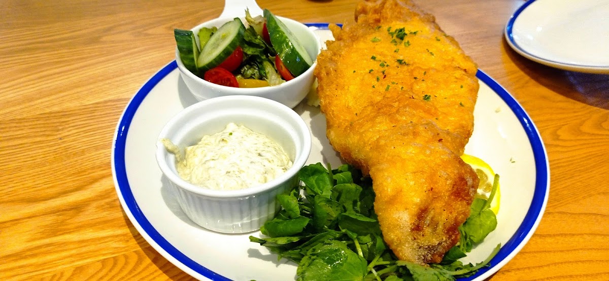 Butlin's Traditional Fish and Chips - Photo 5