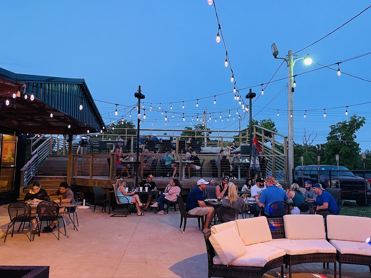 South 125 Bar and Grill - Photo 7