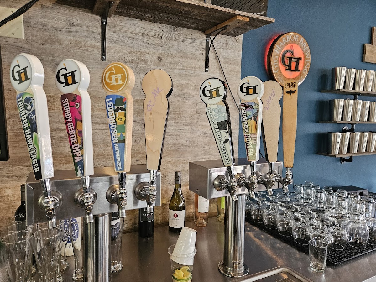 Evergreen State Brewing Co - Photo 6