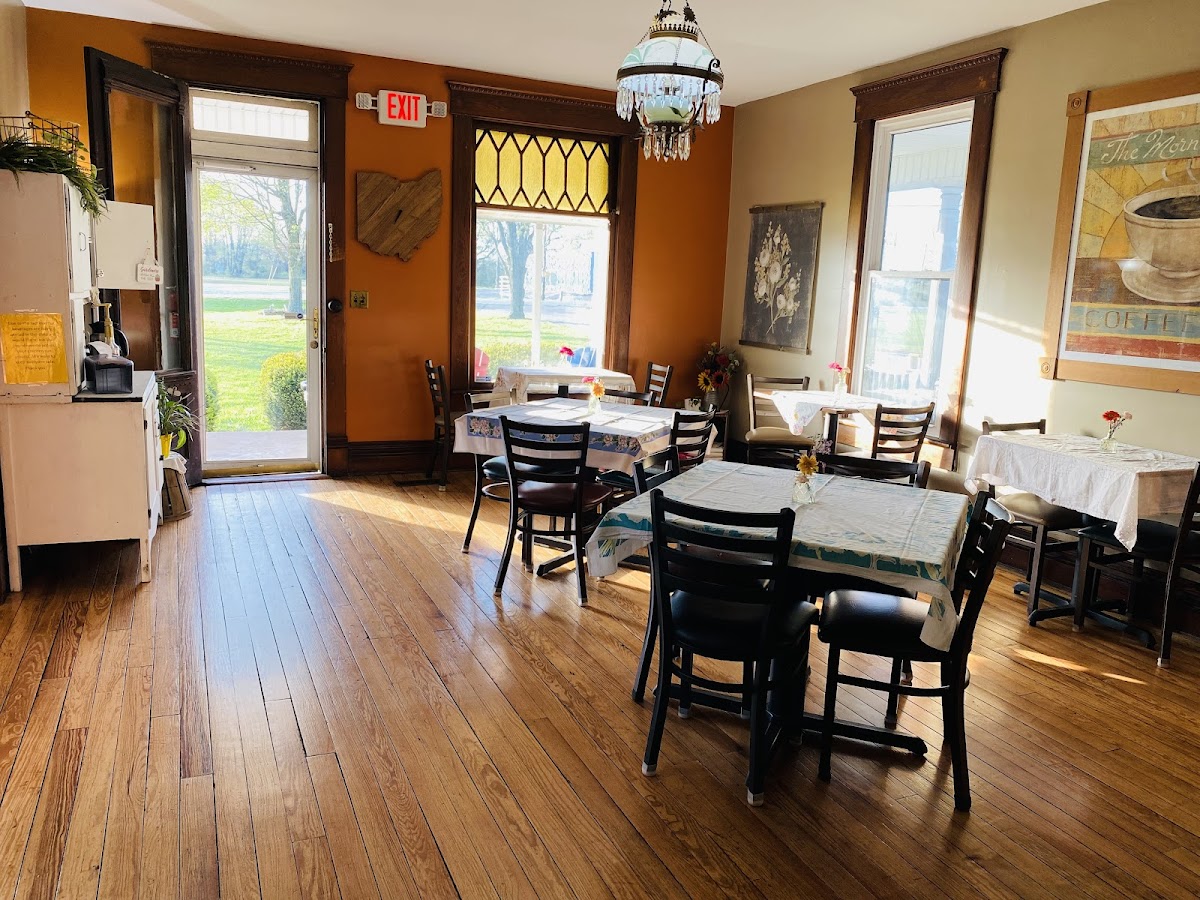 The Queen Beanery Coffeehouse - Photo 3