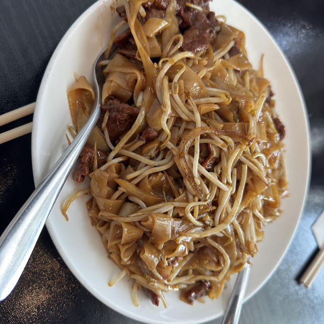 Rice Noodles with Beef