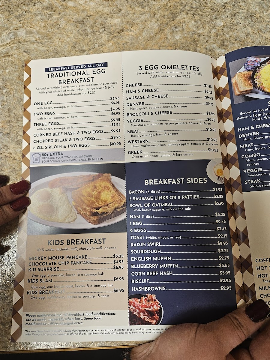 Lincoln Cafe - Photo 9