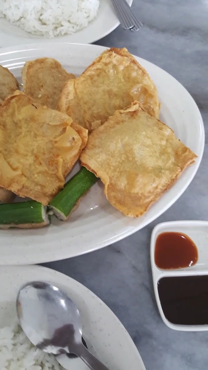沙登姐妹酿豆腐 • Serdang Sister Yong Tau Foo Restaurant - Photo 1