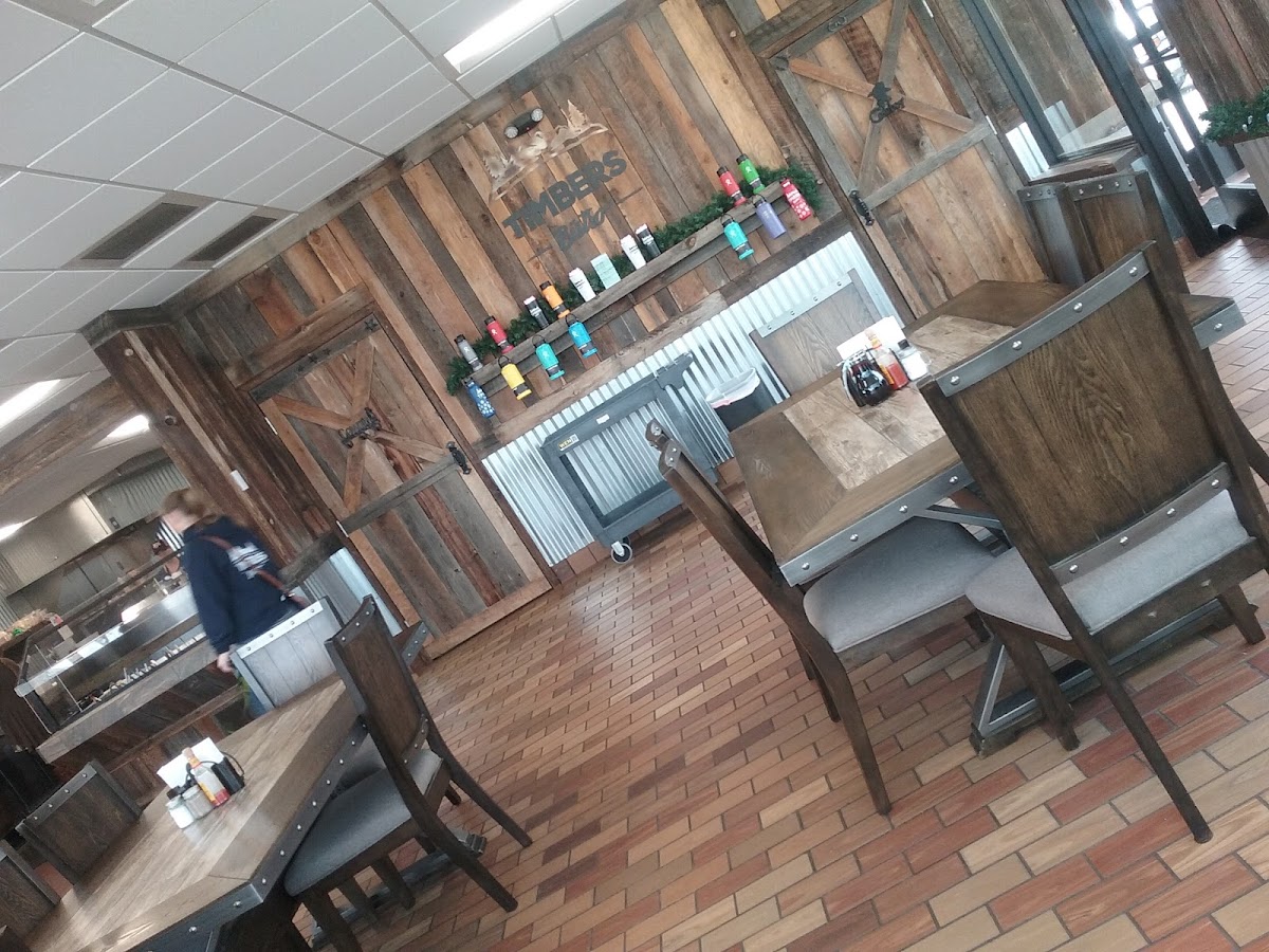 Timbers Bistro - Photo 7