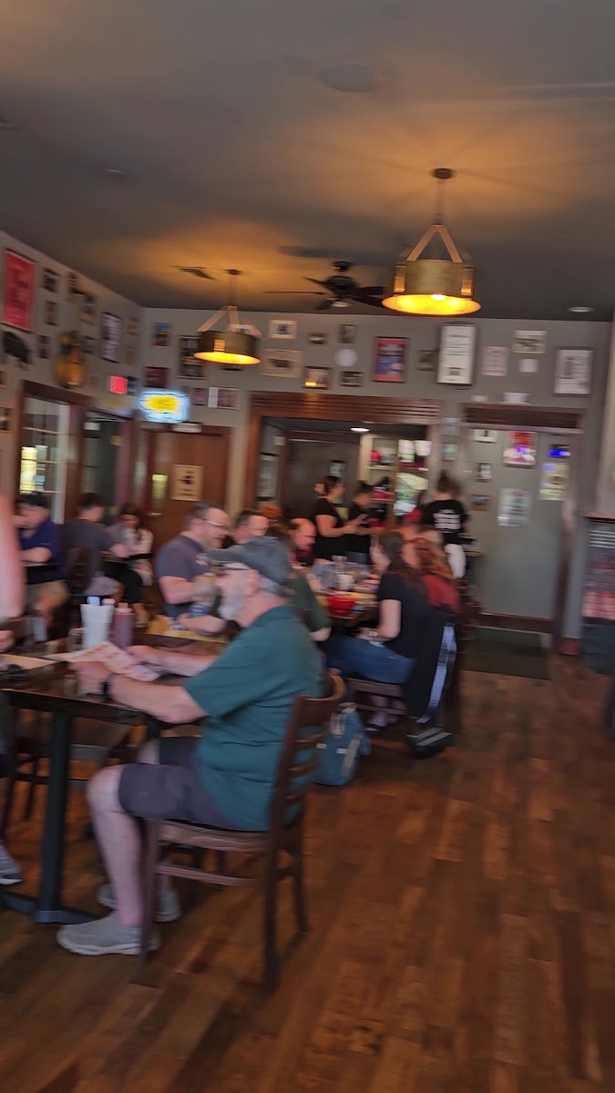 Angry Smokehouse - Photo 1