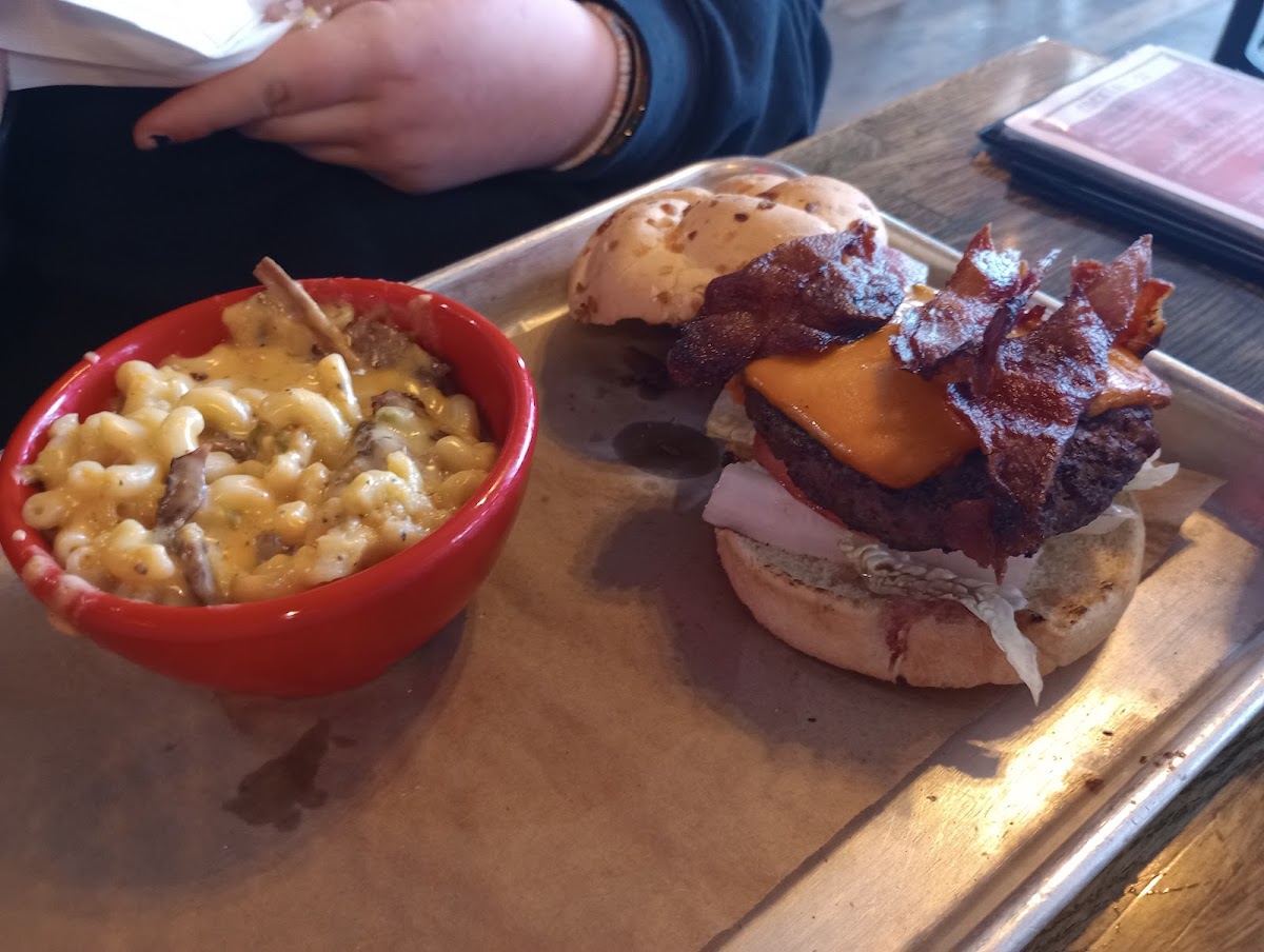 Angry Smokehouse - Photo 3