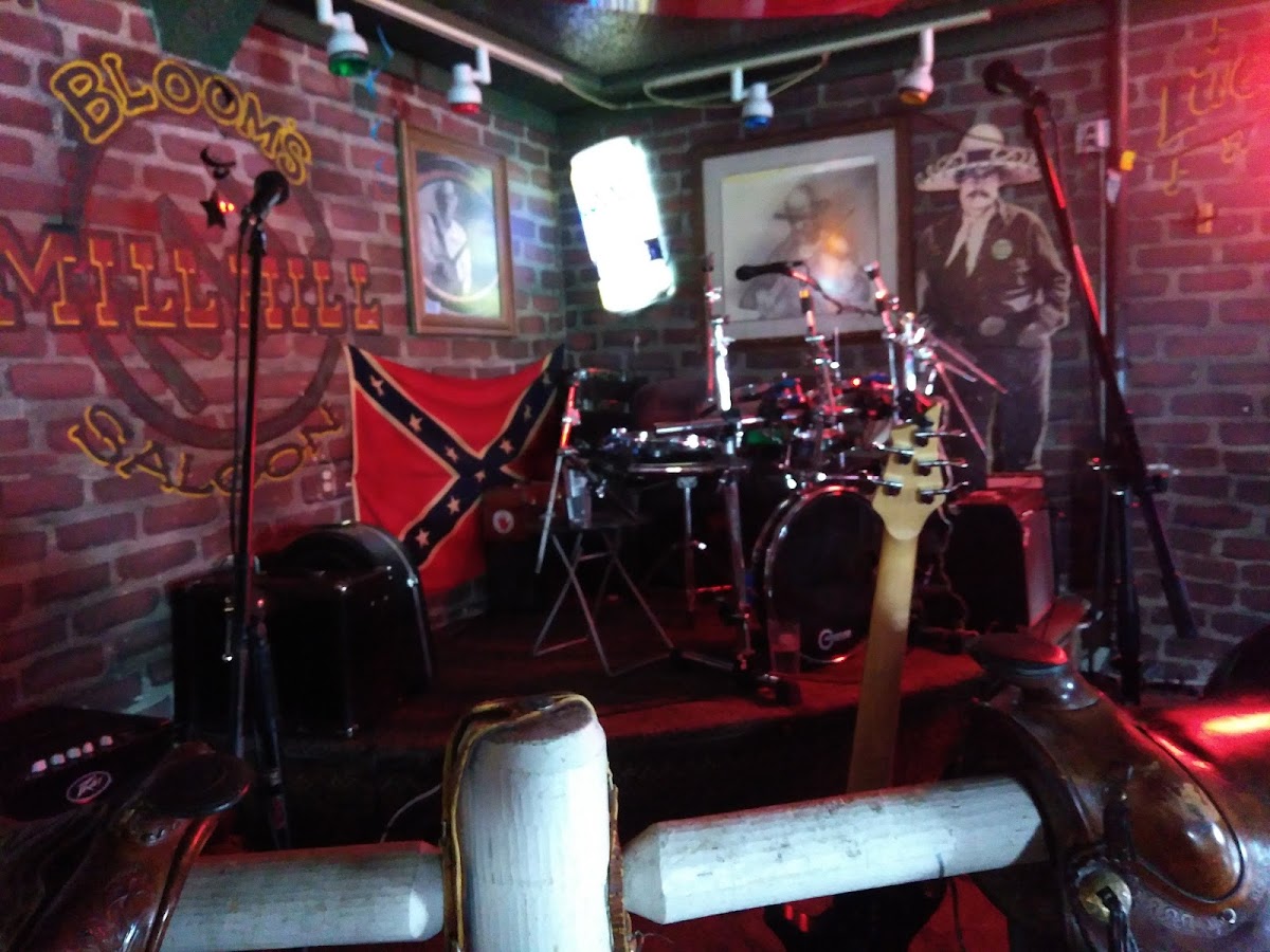 Bloom’s Mill Hill Saloon - Photo 5