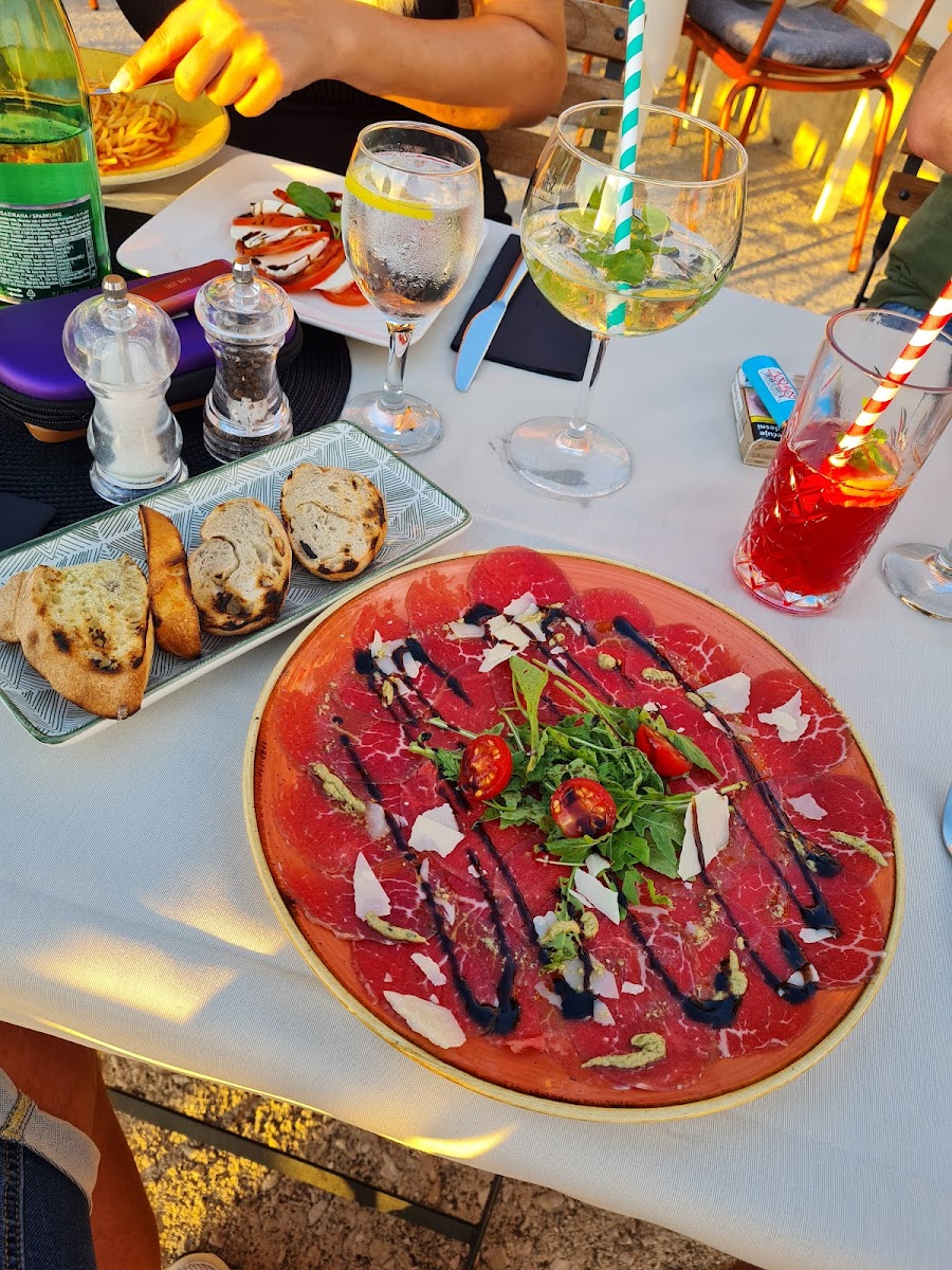 ROKO Food & Bar - Photo 9