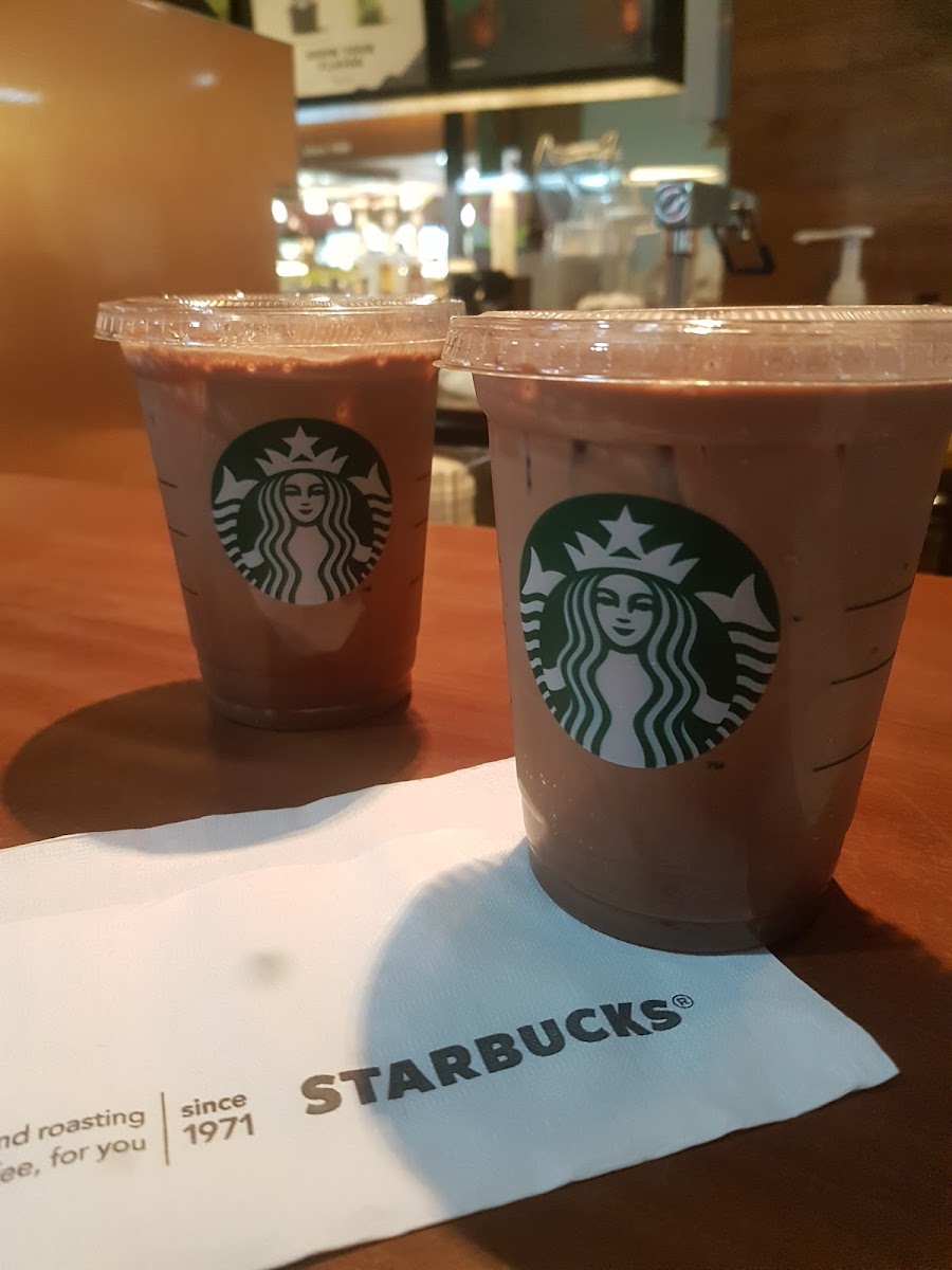 Starbucks Bandara Ahmad Yani Semarang - Photo 9