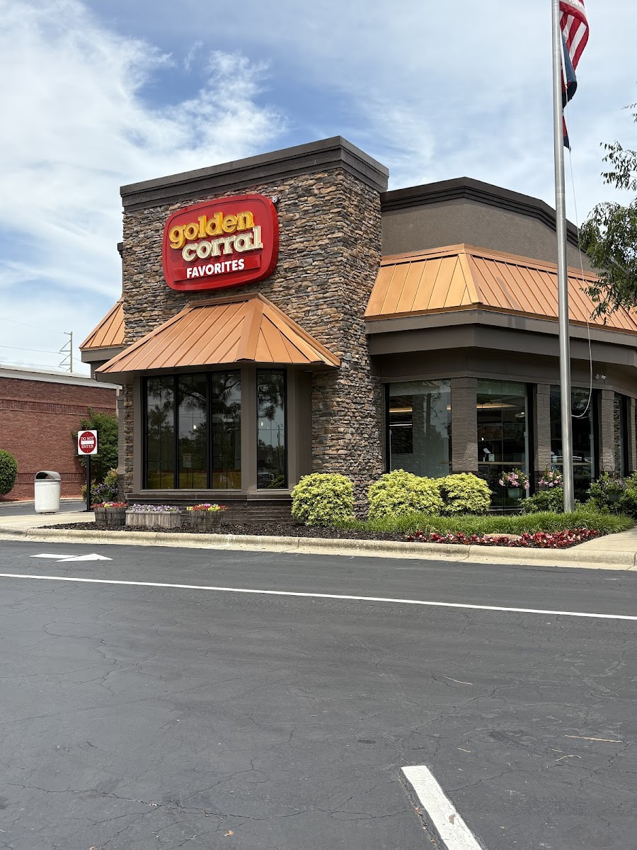 Golden Corral Favorites - Photo 1