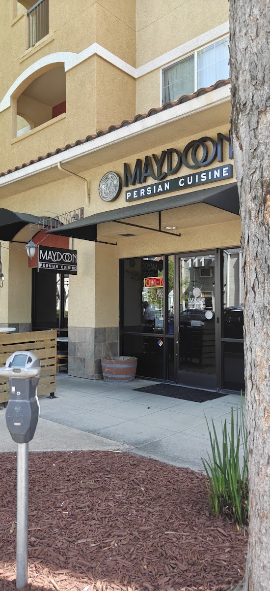 Maydoon Restaurant - Photo 2