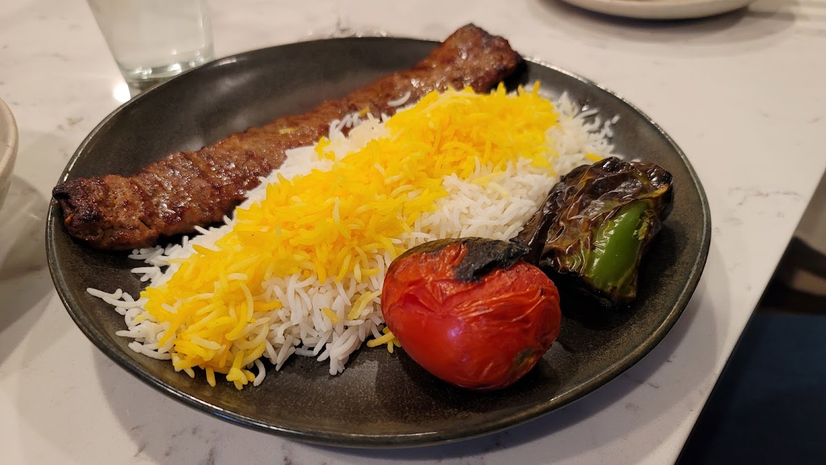 Maydoon Restaurant - Photo 4