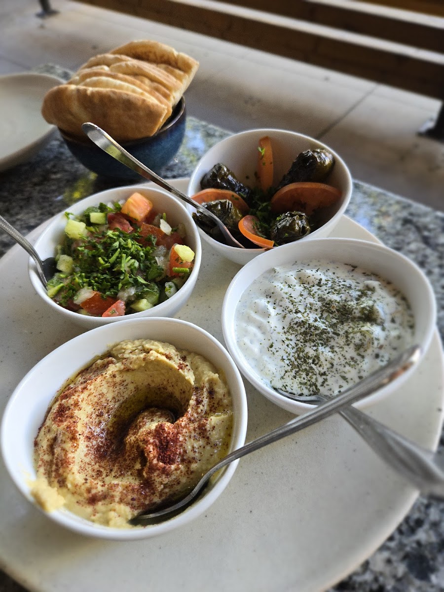 Maydoon Restaurant - Photo 5