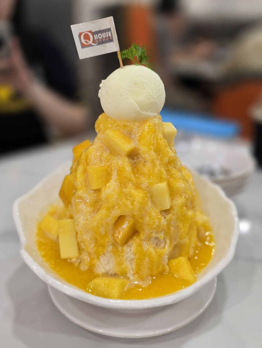 QHouse 港湾茶餐厅 • Anggun City - Photo 2