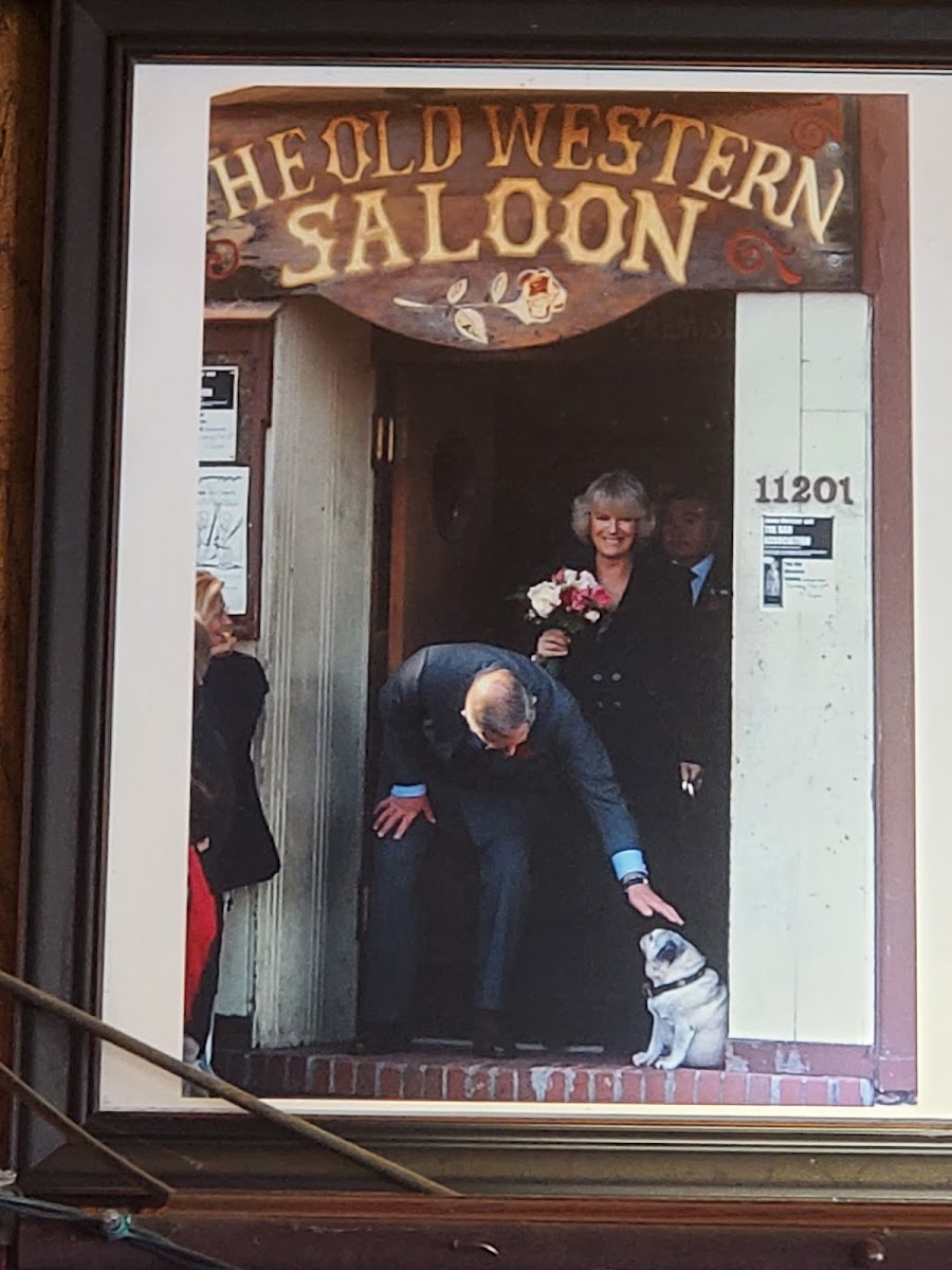 Old Western Saloon - Photo 5