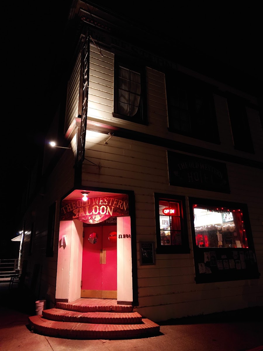 Old Western Saloon - Photo 6