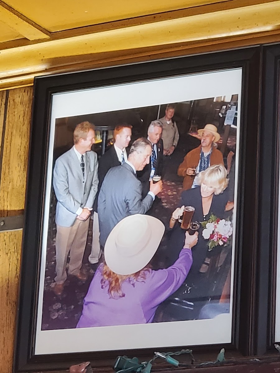 Old Western Saloon - Photo 8