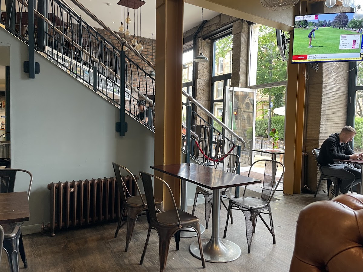 Bank Street Bar Kitchen - Photo 3