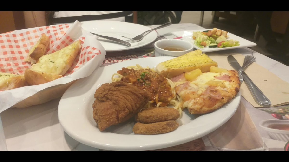 Shakey's Vicas Camarin - Photo 1