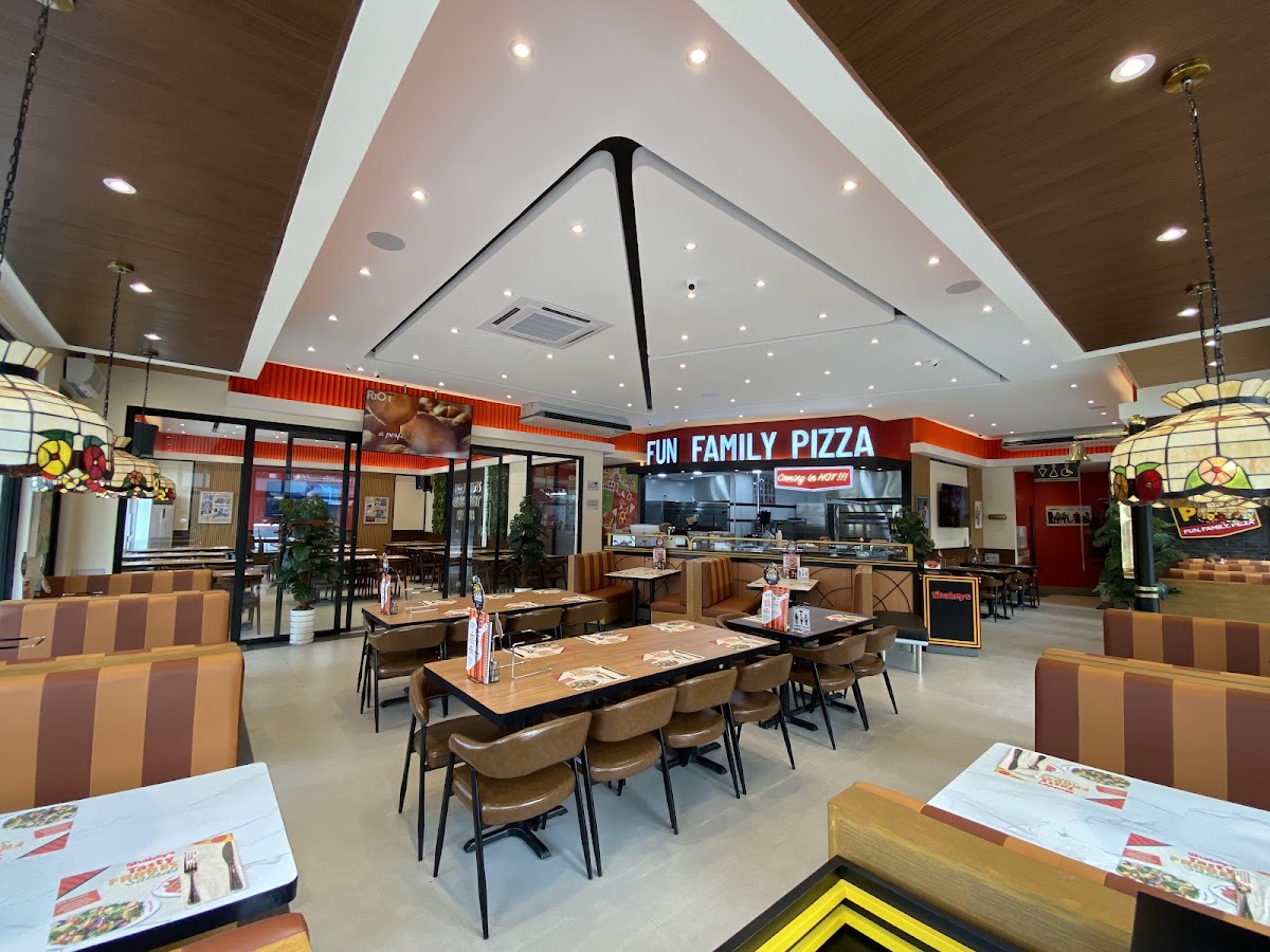Shakey's Vicas Camarin - Photo 5