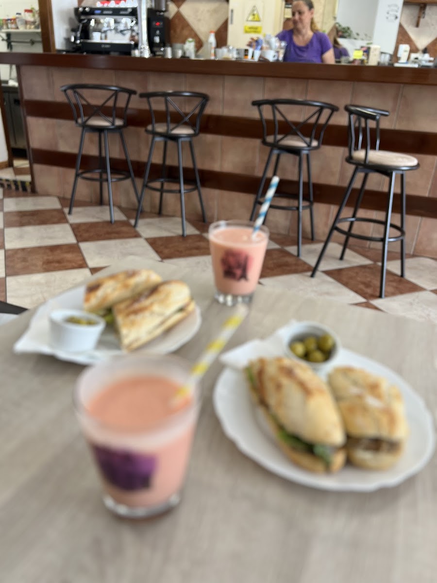 Cubalibre bar cafeteria - Photo 6