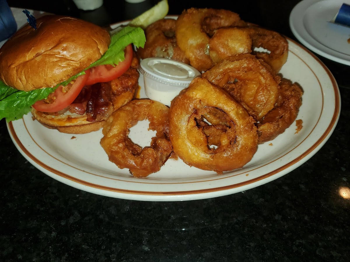 JP McGuire's Bar and Restaurant - Photo 8