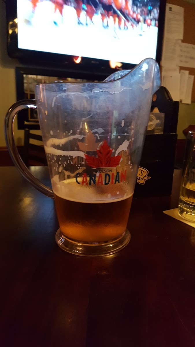 Manhattan Bar & Grill - Photo 3