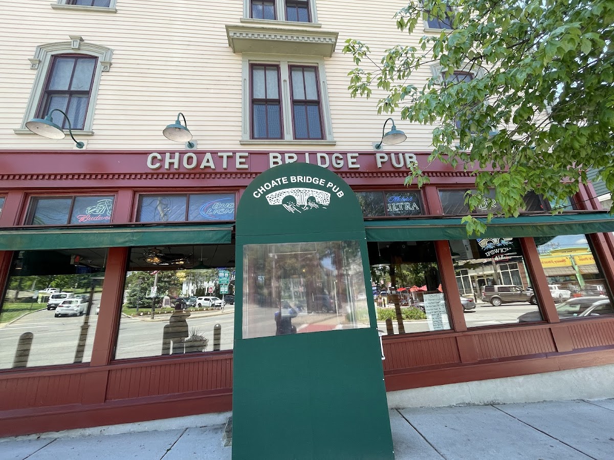 Choate Bridge Pub - Photo 6