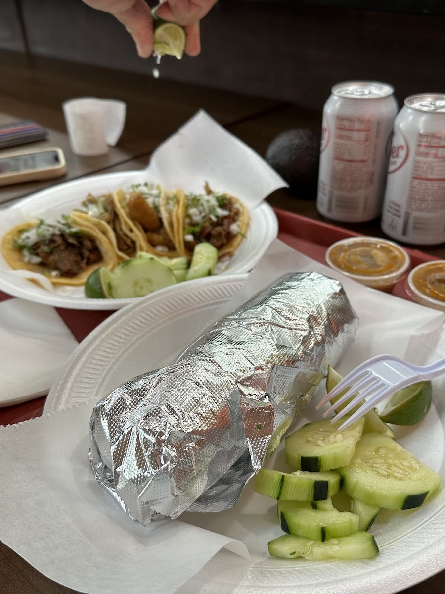 ALL GUYS TACOS - Photo 7
