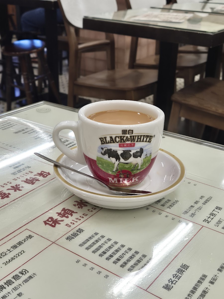Bolton Cafe - Photo 4