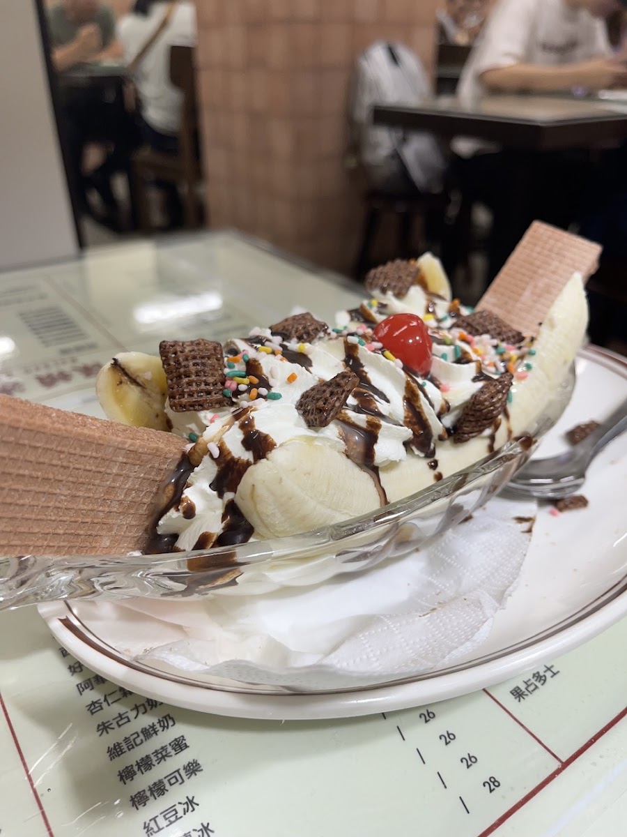 Bolton Cafe - Photo 5