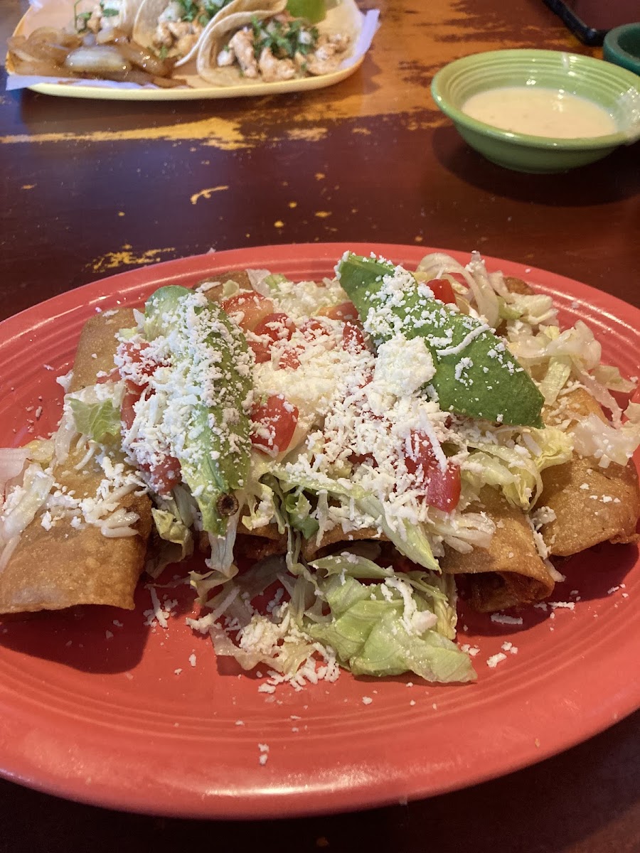 Taqueria El Paisano - Photo 5