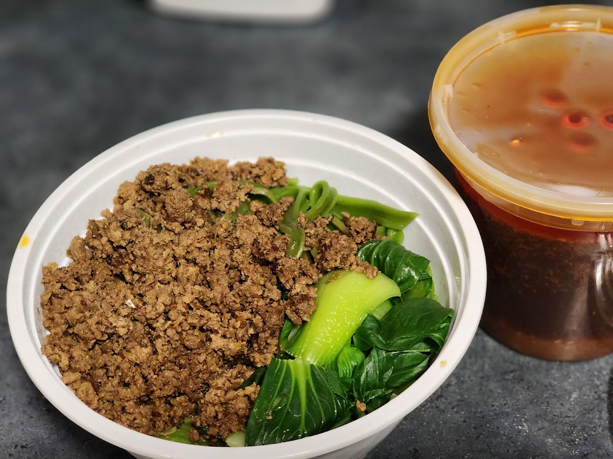 Szechuan Noodle Bowl - Photo 3