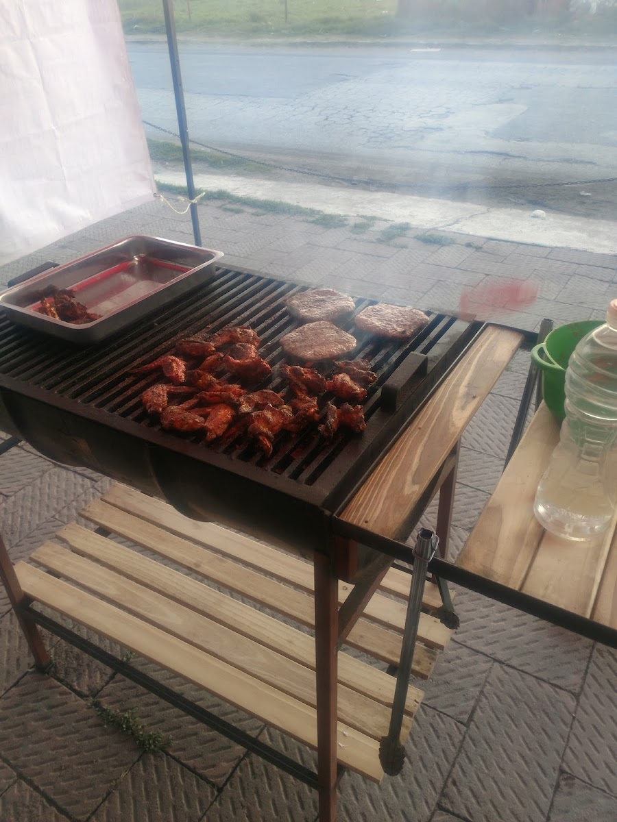 Alitas & Hamburguesas Los Güeros - Photo 8