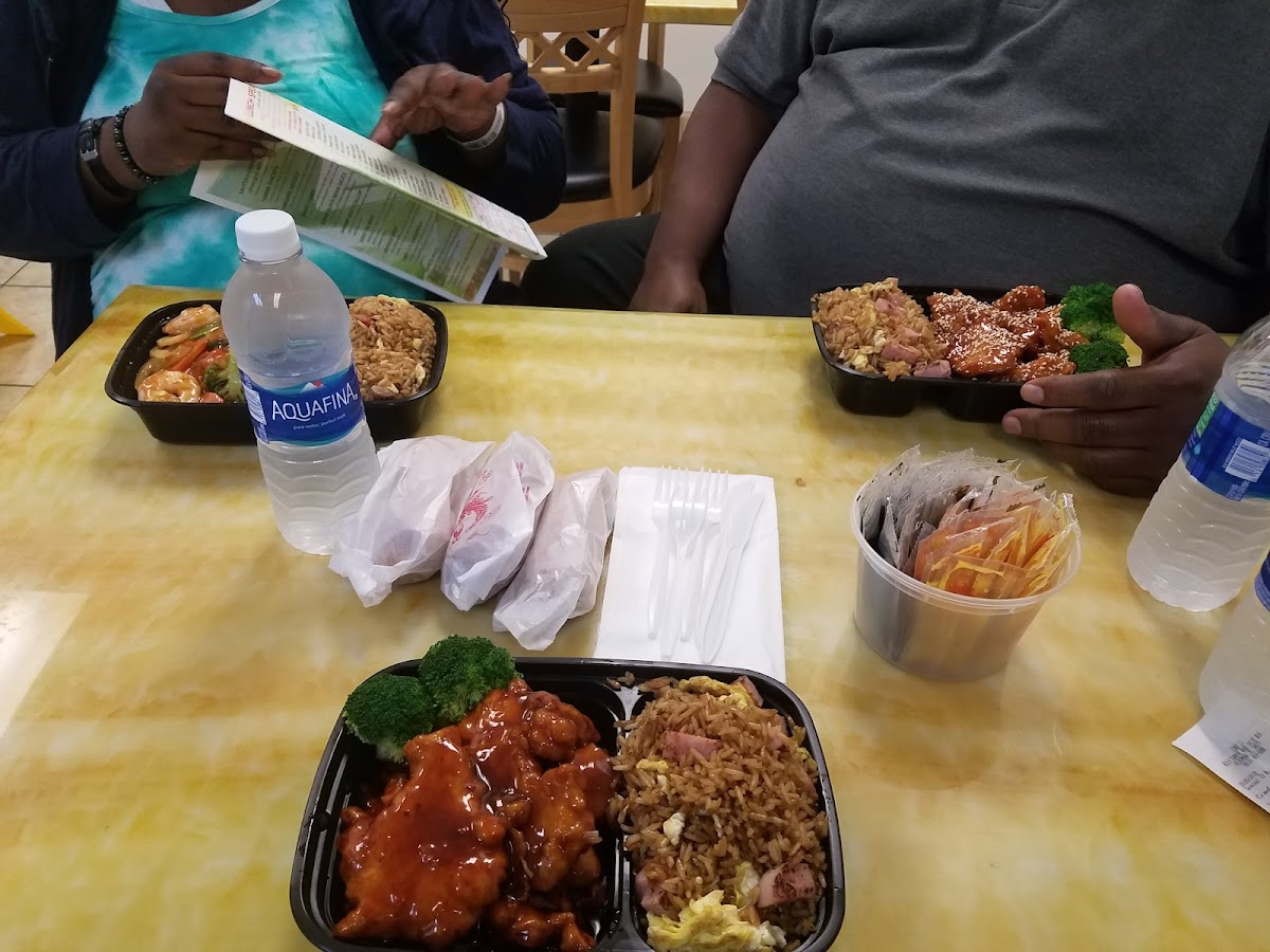 Chef Li Chinese Cuisine Restaurant - Photo 9