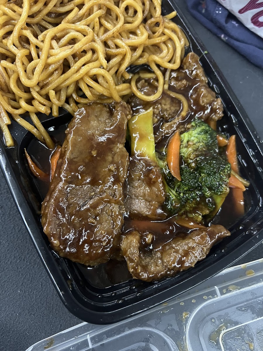 Chef Li Chinese Cuisine Restaurant - Photo 1