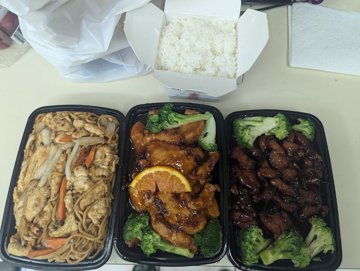 Chef Li Chinese Cuisine Restaurant - Photo 2