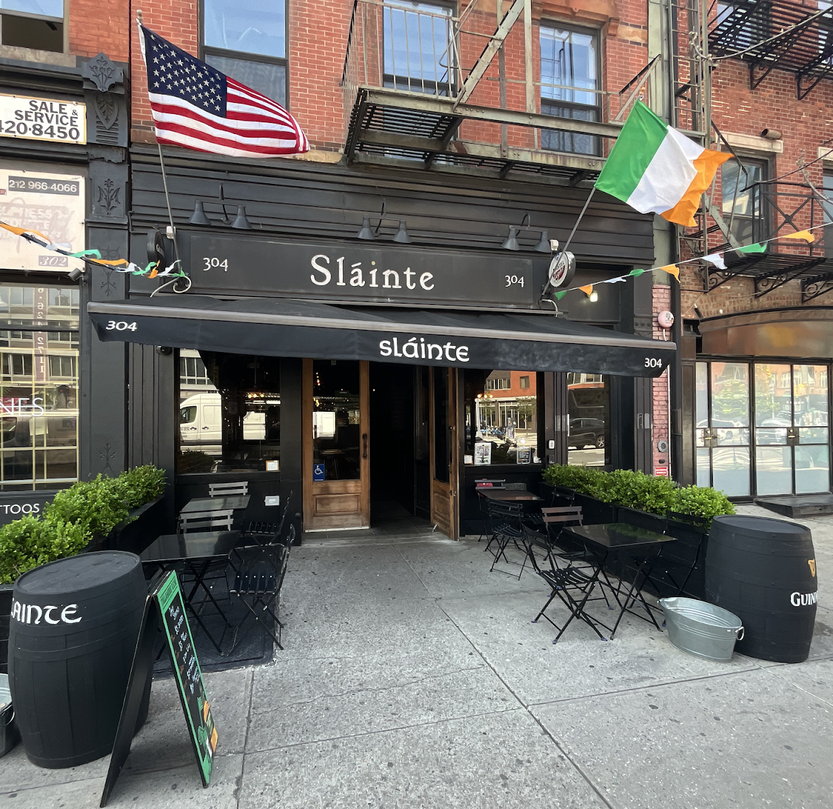 Sláinte Bar and Lounge - Photo 4
