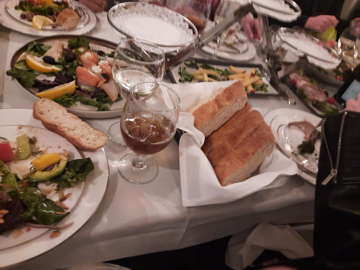 Mimino Restaurant - Photo 2