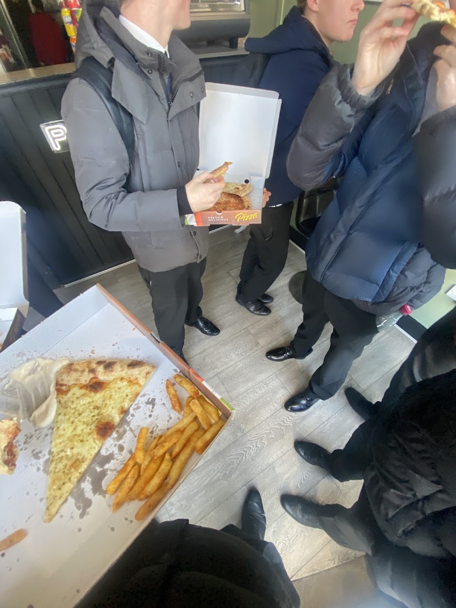 Pinocchio Italian Takeaway - Photo 3