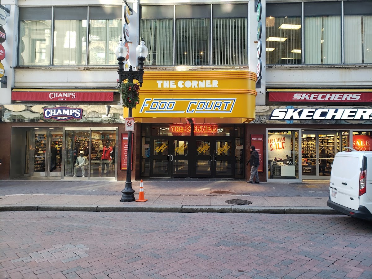 The Corner Mall Food Experience - Photo 9