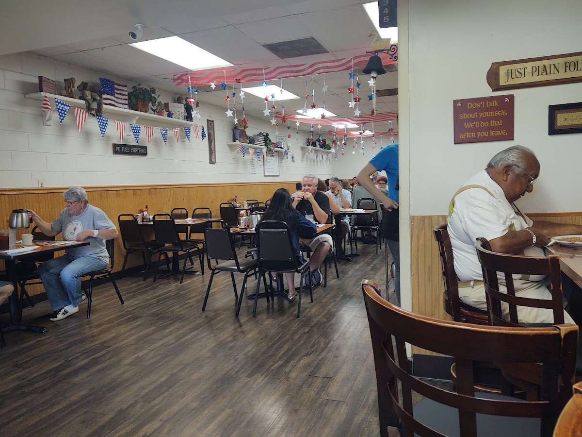 Flo's Family Restaurant - Photo 5