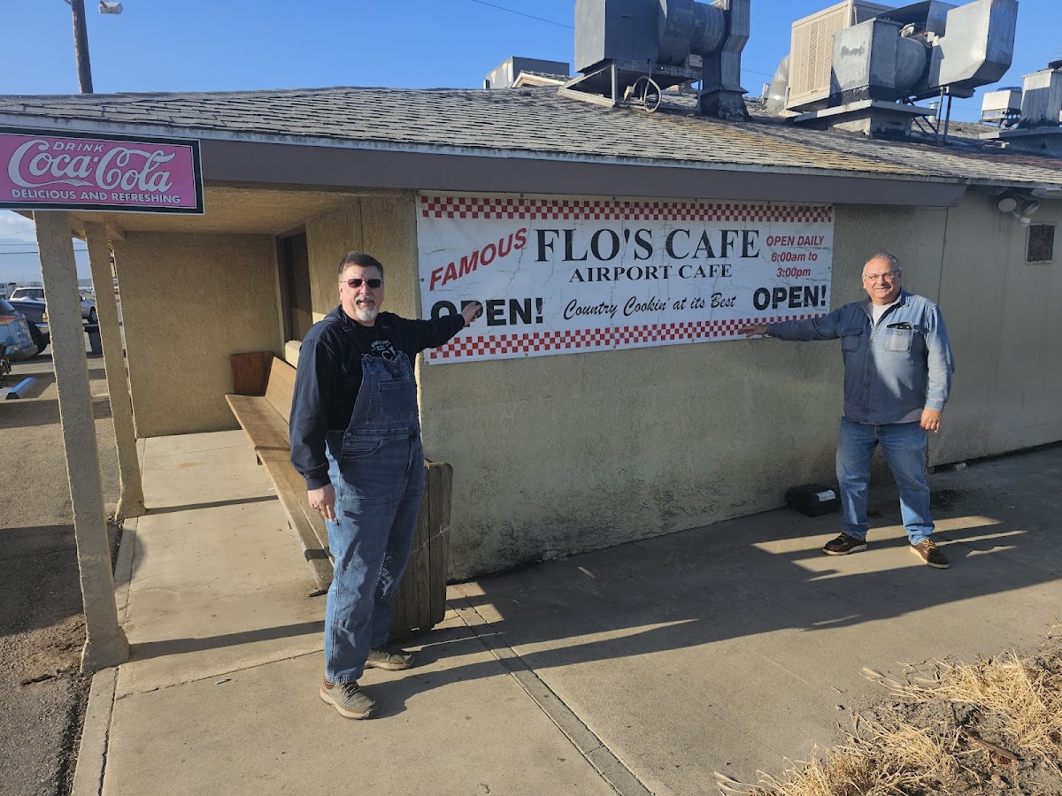 Flo's Family Restaurant - Photo 7