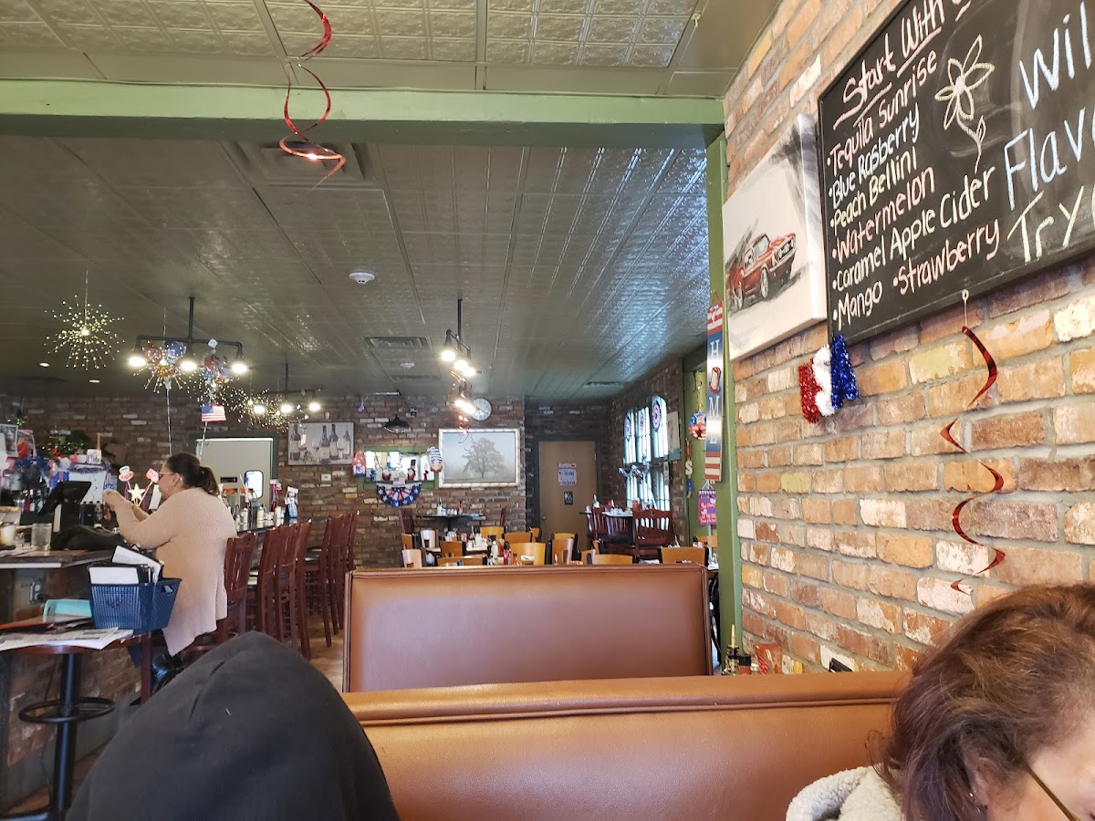 Geo's Restaurant Breakfast & Lunch - Photo 2