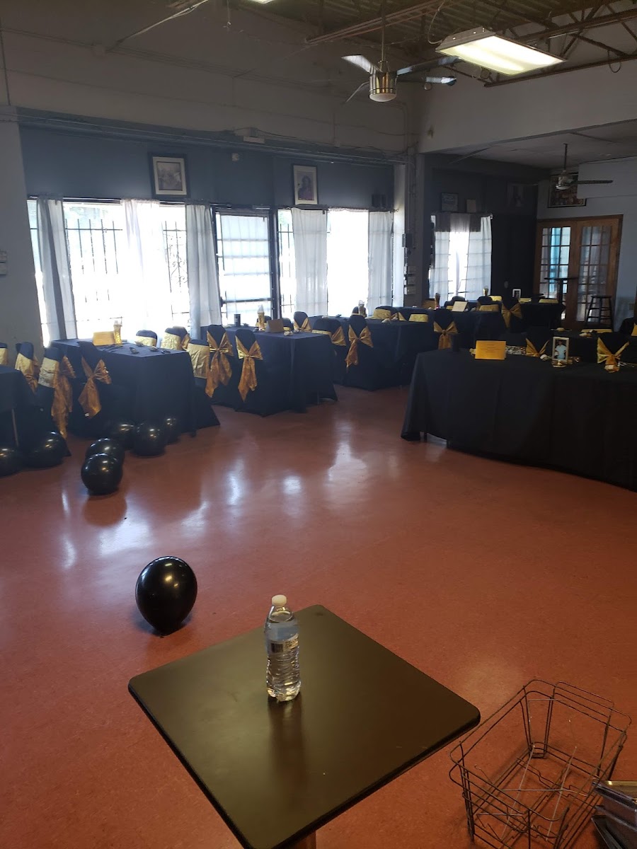 Legacy Bar & Grill - Photo 5